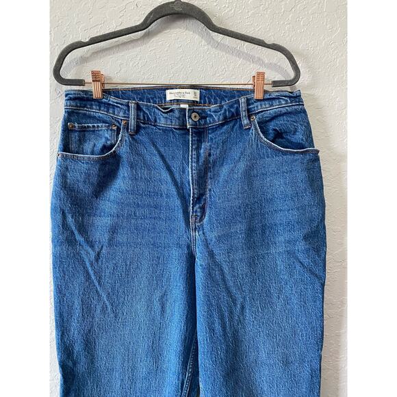 Abercrombie & Fitch The 90's Straight Ultra High Rise Curve Love 33/16L - Picture 2 of 9